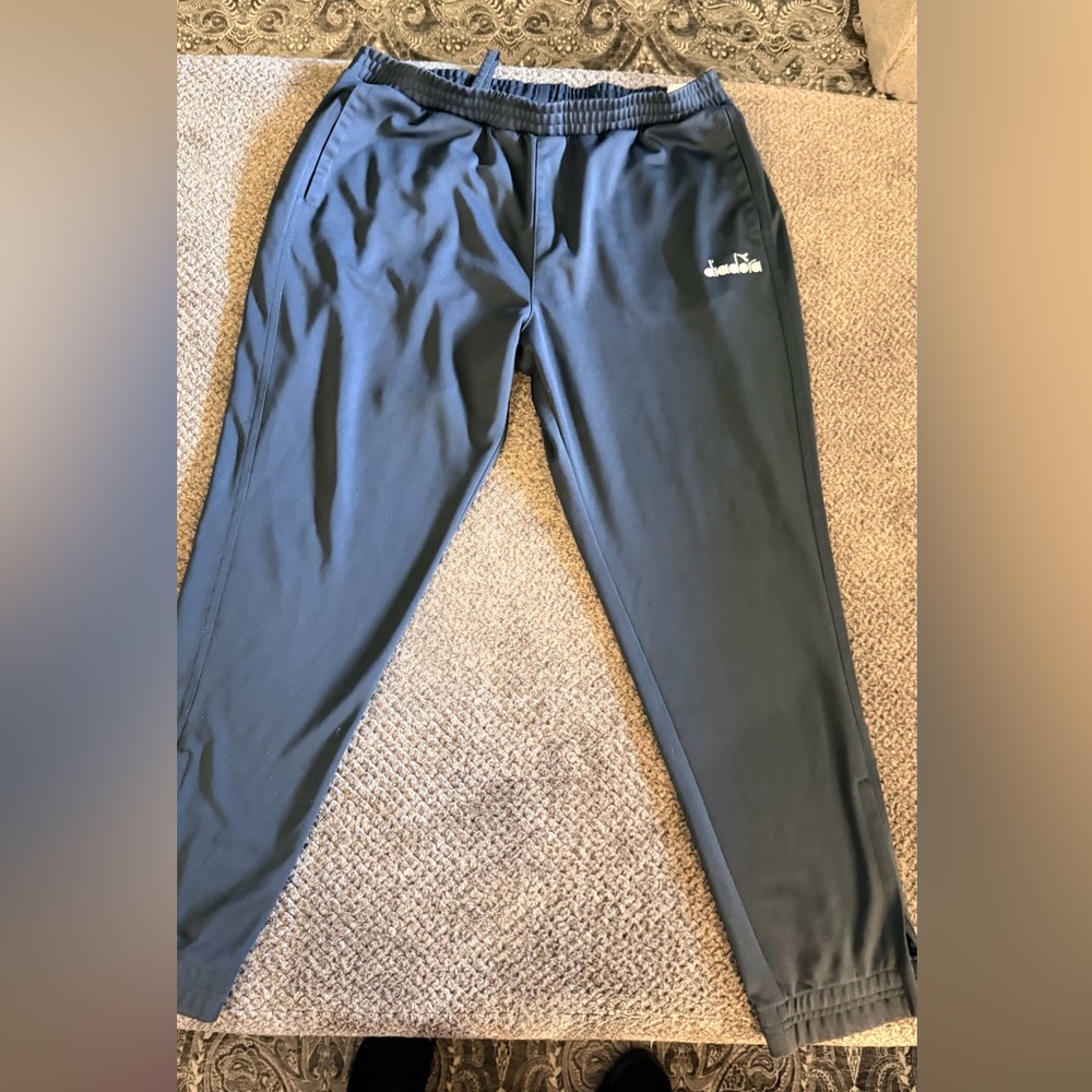 Diadora Men's black Joggers